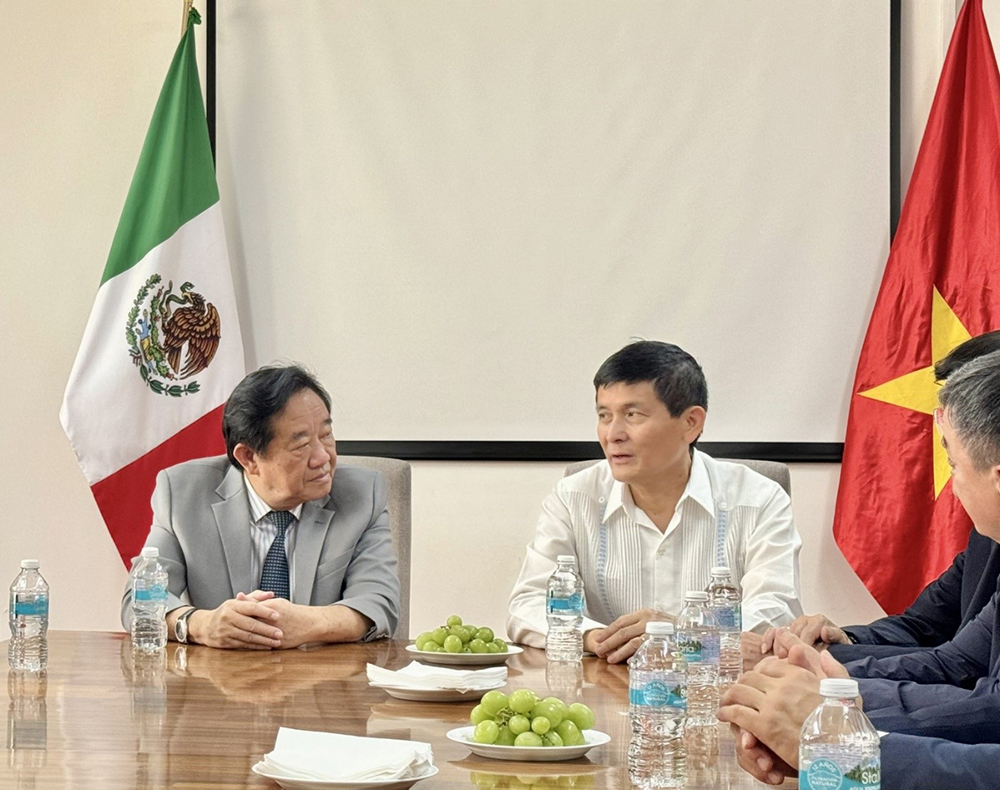 Đoan BDtham mexico 4.jpg