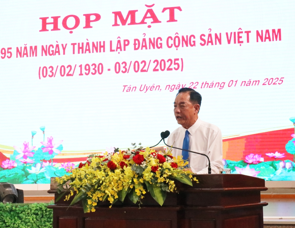 Tan Uyen-Hop mat 95 nam thanh lap Dang-6.JPG